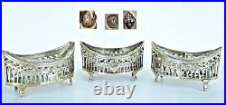 3 SALIERES NAVETTES Argent Massif Epoque 1er EMPIRE Poinçon 1er Coq (1798-1809) 3 SALIERES NAVETTES Argent Massif Epoque 1er EMPIRE Poinçon 1er Coq (1798-1809)