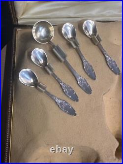 Ancien Coffret 4 Salerons Et Un Moutardier En Argent Massif Poinçon Minerve Ancien Coffret 4 Salerons Et Un Moutardier En Argent Massif Poinçon Minerve