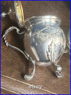 Ancien Coffret 4 Salerons Et Un Moutardier En Argent Massif Poinçon Minerve Ancien Coffret 4 Salerons Et Un Moutardier En Argent Massif Poinçon Minerve
