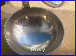 Ancien Coffret 4 Salerons Et Un Moutardier En Argent Massif Poinçon Minerve Ancien Coffret 4 Salerons Et Un Moutardier En Argent Massif Poinçon Minerve
