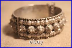 Ancien bracelet Berbère en argent massif 8 poinçons cabochons filigrane Ethnique