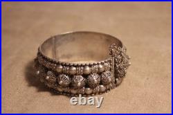 Ancien bracelet Berbère en argent massif 8 poinçons cabochons filigrane Ethnique