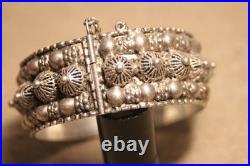 Ancien bracelet Berbère en argent massif 8 poinçons cabochons filigrane Ethnique