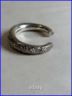 Ancien bracelet jonc grelots intérieur en argent massif poinçon 925