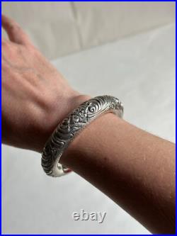 Ancien bracelet jonc grelots intérieur en argent massif poinçon 925