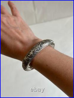 Ancien bracelet jonc grelots intérieur en argent massif poinçon 925