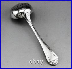 Ancienne Cuillère Saupoudreuse ou passe thé en argent massif poinçon 1er titre