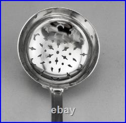 Ancienne Cuillère Saupoudreuse ou passe thé en argent massif poinçon 1er titre