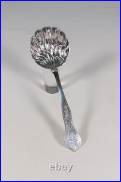 Ancienne Jolie Saupoudreuse En Argent Massif Poincon Minerve Fleurs