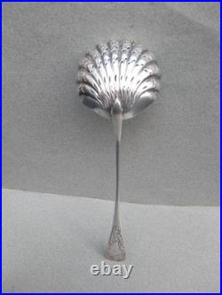 Ancienne cuillère saupoudreuse en argent massif poinçon à la Minerve 36,2 gr
