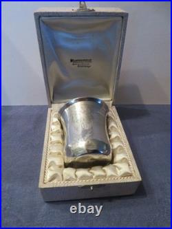 Ancienne petite timbale en argent massif poinçon minerve orfèvre illisible 51 gr