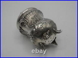 Beau Moulin A Poivre En Argent Massif Poincon Minerve Decor Louis XV