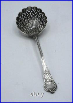 Belle Saupoudreuse En Argent Massif Poincon Minerve Couronne Comtale