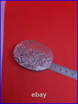 Belle ancienne boîte en argent massif scène de fête Poinçon Austro hongrois
