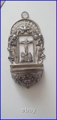 Bénitier en Argent Massif Poinçon Christ entouré d'Ange 11,5 cm