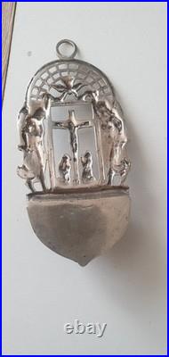 Bénitier en Argent Massif Poinçon Christ entouré d'Ange 11,5 cm