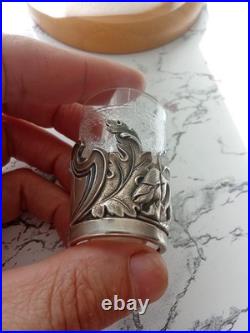 Bijoux / Collection / petit Verre à Liqueur / Argent massif / Poinçon