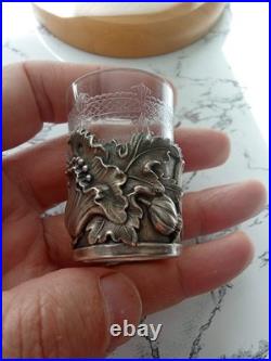 Bijoux / Collection / petit Verre à Liqueur / Argent massif / Poinçon
