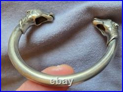 Bracelet vintage jonc ouvert à têtes de chevaux en argent massif Poinçons