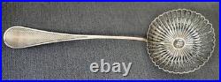 CUILLÈRE À SAUPOUDRER EN ARGENT MASSIF POINÇON MINERVE 19ème STYLE LOUIS XVI