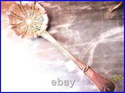 CUILLERE A SUCRE EN ARGENT MASSIF 1eTITRE POINCON MINERVE MO. NICOLAS DOUBESKY