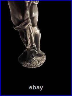 Cachet en Argent Angelot Debout Poinçon Minerve Cachet en Argent Angelot Debout Poinçon Minerve