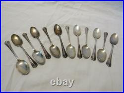 Coffret 12 Cuilleres A Moka En Argent Massif Travail Etranger Poincon 0.800 Coffret 12 Cuilleres A Moka En Argent Massif Travail Etranger Poincon 0.800