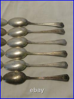 Coffret 12 Cuilleres A Moka En Argent Massif Travail Etranger Poincon 0.800 Coffret 12 Cuilleres A Moka En Argent Massif Travail Etranger Poincon 0.800