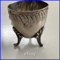 Coquetier tripode en ARGENT Massif poinçonné MINERVE oeuf poule table service Coquetier tripode en ARGENT Massif poinçonné MINERVE oeuf poule table service