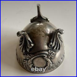 Coquetier tripode en ARGENT Massif poinçonné MINERVE oeuf poule table service Coquetier tripode en ARGENT Massif poinçonné MINERVE oeuf poule table service