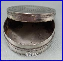 Délicate boite à pilules en argent avec poinçons début 19 ème 1819-1838