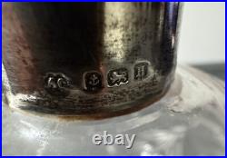 Flacon En Cristal Taillé Et Bouchon Argent Massif Anglais Poinçon Lion Art Deco