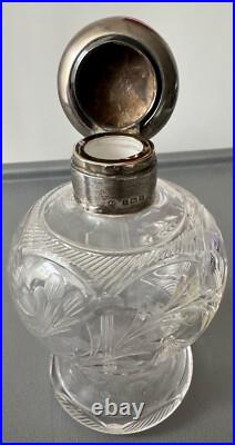 Flacon En Cristal Taillé Et Bouchon Argent Massif Anglais Poinçon Lion Art Deco