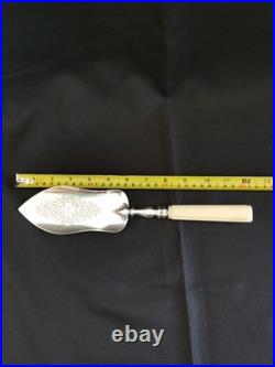 Grande pelle de service en argent massif époque XIX poinçon Minerve