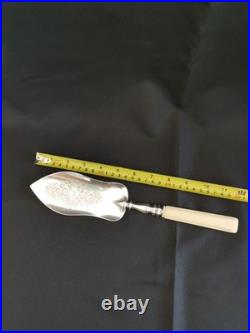 Grande pelle de service en argent massif époque XIX poinçon Minerve