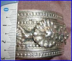 Gros bracelet manchette en argent massif poinçons Minerve 2 + orfèvre 94,6 Gr