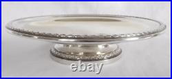 Paire d'assiettes de présentation Louis XVI argent massif poinçon Minerve