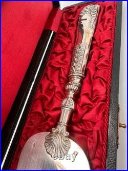 Pelle à Gâteaux en argent massif Minerve poinçon d'orfèvre L I époque XIXe