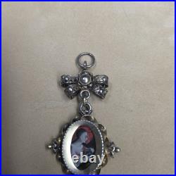 Pendentif reliquaire en argent massif Avec Poinçon Suisse Fin XVIIIe