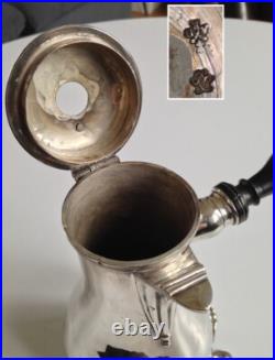 Petite Chocolatière Argent Massif XVIIIème Poinçons ADR Alexandre de Roussy Petite Chocolatière Argent Massif XVIIIème Poinçons ADR Alexandre de Roussy