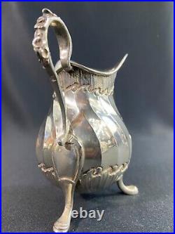 Pot à lait en argent massif signé Béguin poinçon Minerve style Rocaille Louis XV