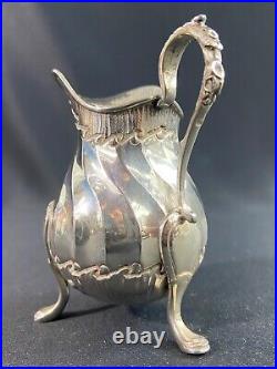 Pot à lait en argent massif signé Béguin poinçon Minerve style Rocaille Louis XV
