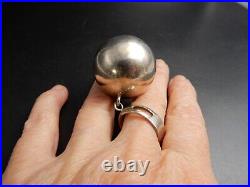 Rare Bague Argent design des années 1980 poinçon de maitre énorme sphère