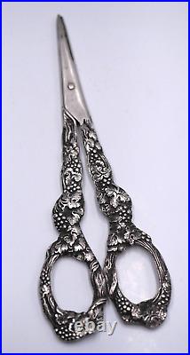 Rare Paire De Ciseaux A Raisins En Argent Massif Poincon Minerve Decor Vignes