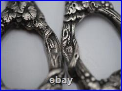 Rare Paire De Ciseaux A Raisins En Argent Massif Poincon Minerve Decor Vignes