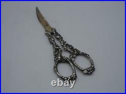 Rare Paire De Ciseaux A Raisins En Argent Massif Poincon Sanglier Decor Vignes