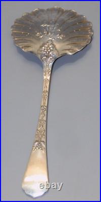 -SUPERBE ANCIENNE CUILLERE A FRAISES ARGENT MASSIF Poinçon MINERVE VITRINE D