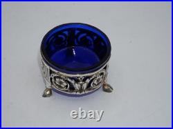 Saleron Tripode En Argent Massif Poincon Minerve Et Verre Bleu