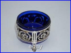 Saleron Tripode En Argent Massif Poincon Minerve Et Verre Bleu