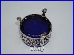 Saleron Tripode En Argent Massif Poincon Minerve Et Verre Bleu